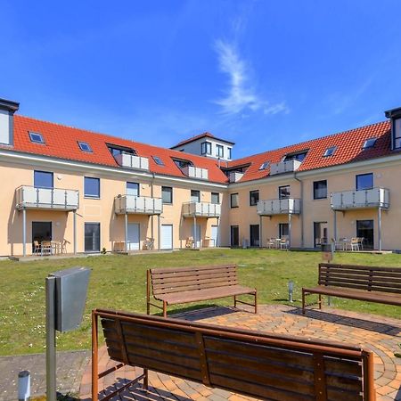 Peenemuende, Seglerhafen St Schoner 7, 13, 14 Bagian luar foto