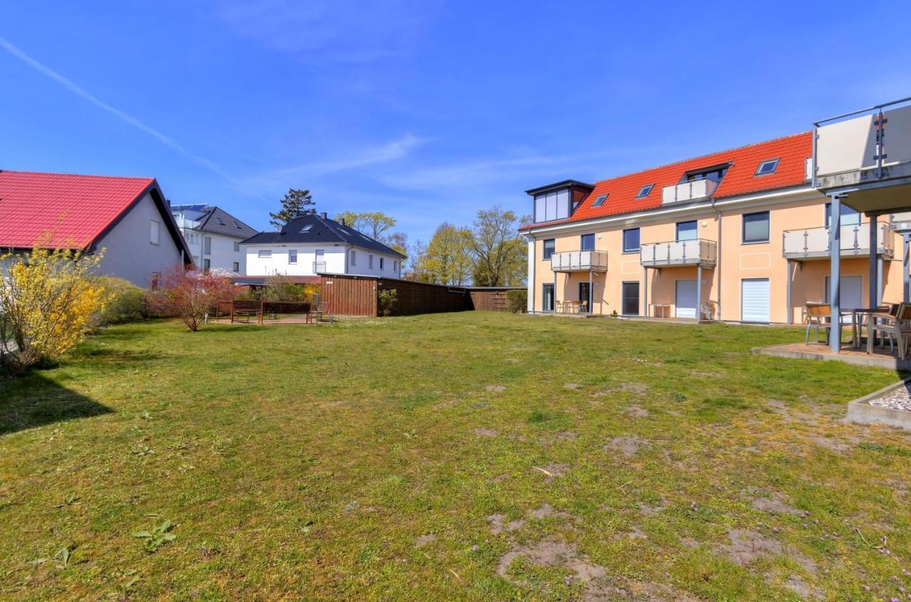 Peenemuende, Seglerhafen St Schoner 7, 13, 14 Bagian luar foto