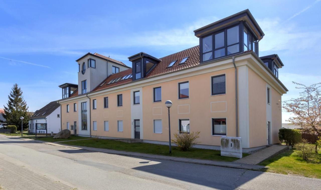 Peenemuende, Seglerhafen St Schoner 7, 13, 14 Bagian luar foto
